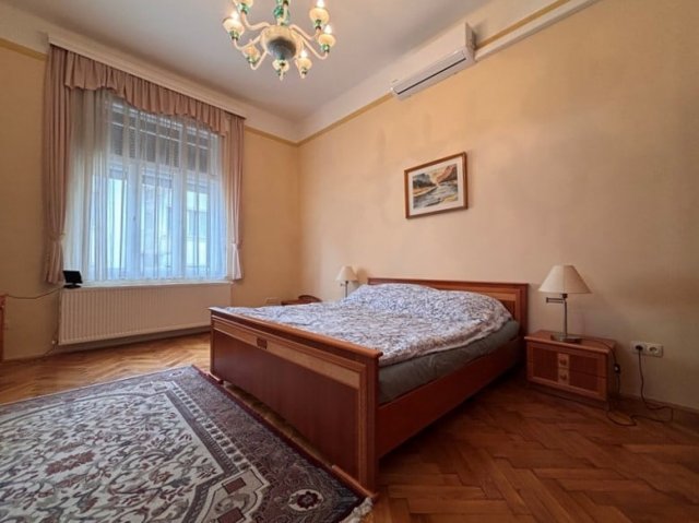 Eladó téglalakás, Pécsett, Zrínyi Miklós utcában 129.753 M Ft