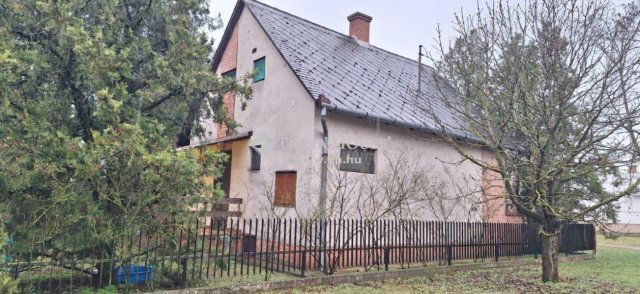 Eladó nyaraló, Lakitelken 24.9 M Ft, 3 szobás