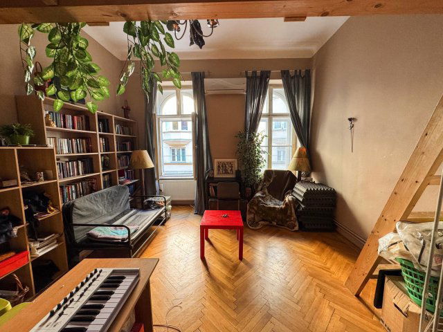 Eladó téglalakás, Budapesten, VI. kerületben, Bajza utcában