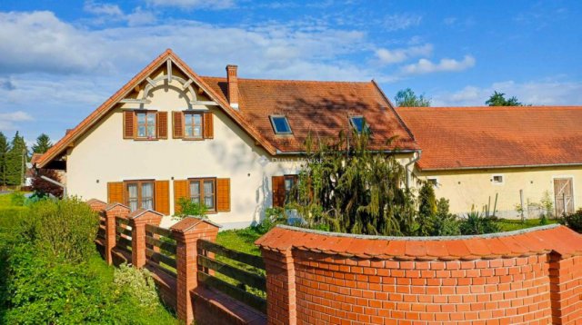 Eladó családi ház, Rönökön 179 M Ft, 6 szobás