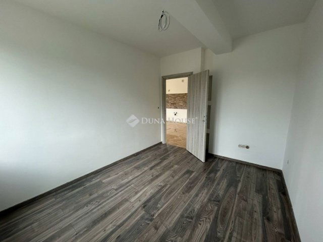 Eladó ikerház, Vasadon 77.5 M Ft, 5 szobás / költözzbe.hu