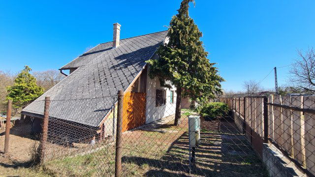 Eladó családi ház, Dorogon 32.9 M Ft, 1+2 szobás