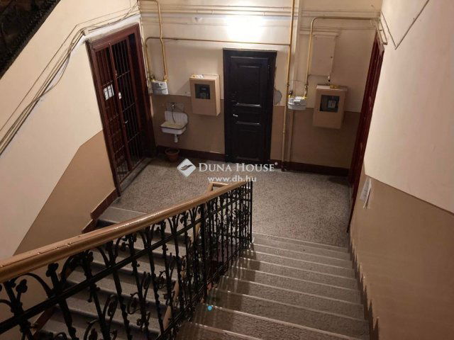 Eladó téglalakás, Budapesten, VIII. kerületben 90 M Ft, 4 szobás