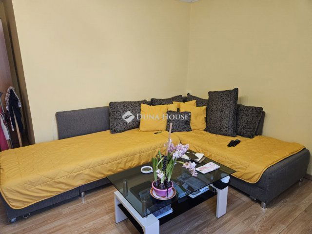 Eladó családi ház, Szentendrén 130 M Ft, 3 szobás