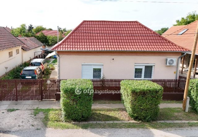Eladó családi ház, Tiszapüspökin 35 M Ft, 2+1 szobás