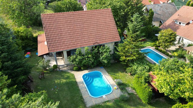 Eladó családi ház, Balatonföldváron 124.9 M Ft, 4 szobás