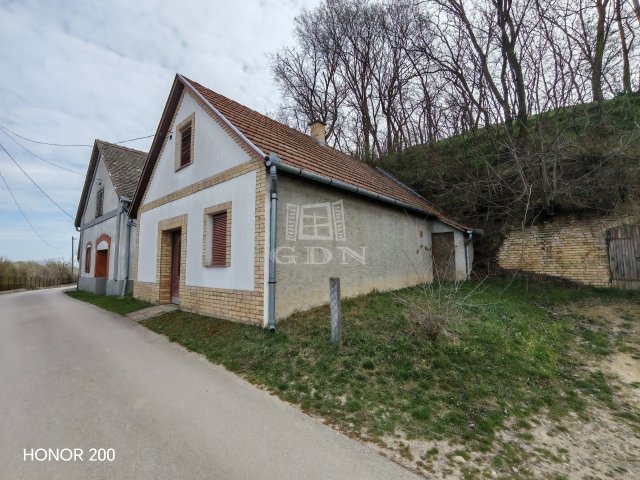 Eladó nyaraló, Nemesnádudvaron 9.8 M Ft, 2 szobás