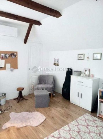 Eladó családi ház, Helvécián 89.9 M Ft, 5 szobás