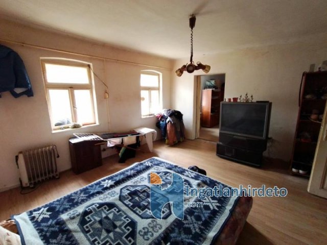 Eladó családi ház, Héhalomon 16.5 M Ft, 2 szobás