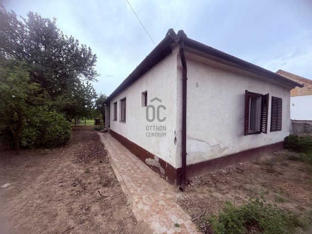 Eladó családi ház, Téten 22.9 M Ft, 2 szobás