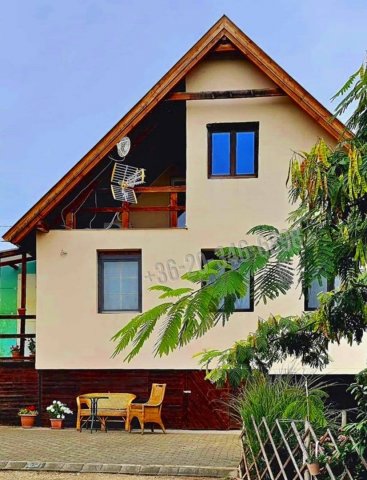 Eladó családi ház, Csopakon 70 M Ft, 3+2 szobás