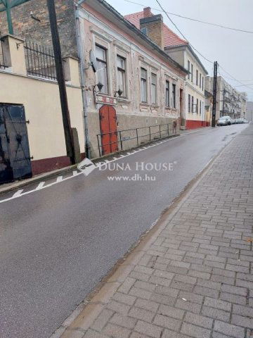 Eladó üzlethelyiség, Baján 20 M Ft / költözzbe.hu