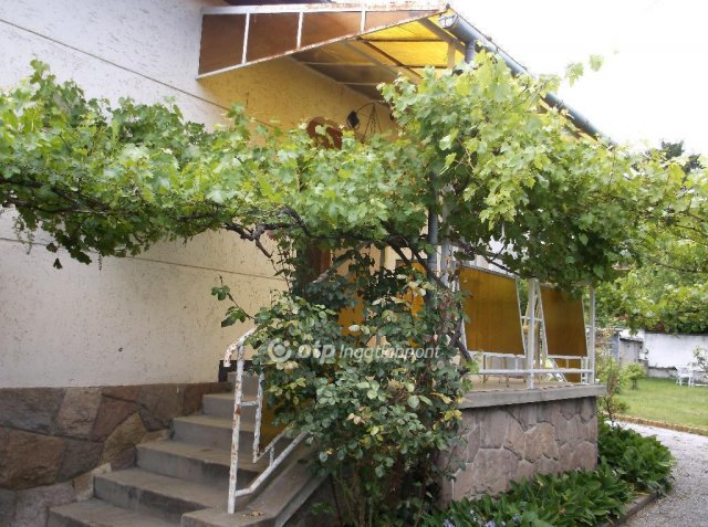 Eladó családi ház, Gyöngyösön 79.2 M Ft, 4 szobás