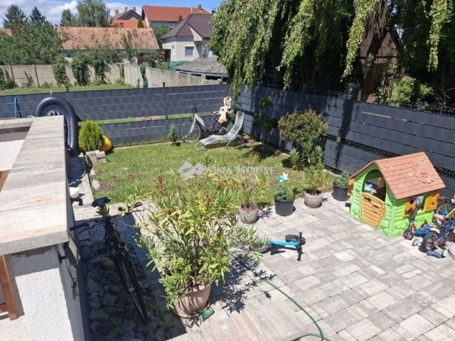 Eladó téglalakás, Bükön 64.9 M Ft, 4 szobás