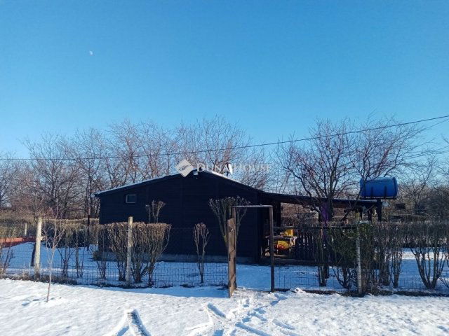 Eladó nyaraló, Tóalmáson 21 M Ft, 1 szobás