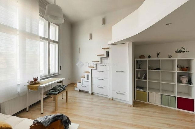 Eladó téglalakás, Budapesten, VIII. kerületben 81 M Ft, 3 szobás