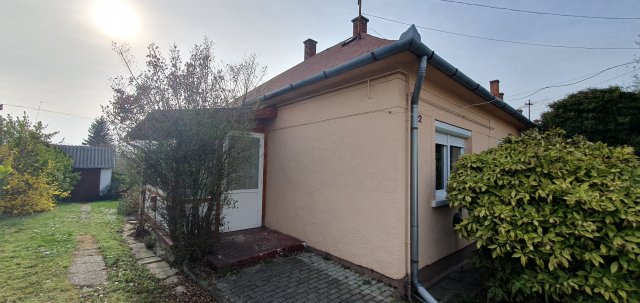 Eladó családi ház, Devecseren 36.9 M Ft, 3 szobás