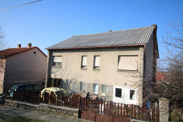 Eladó családi ház, Komlón 79 M Ft, 5+2 szobás