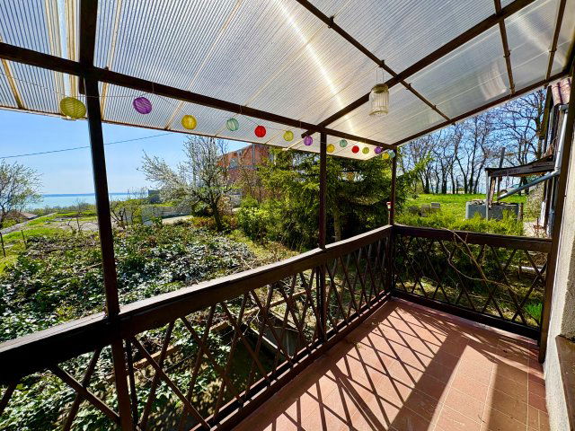Eladó nyaraló, Balatonkenesén 42.9 M Ft, 4 szobás