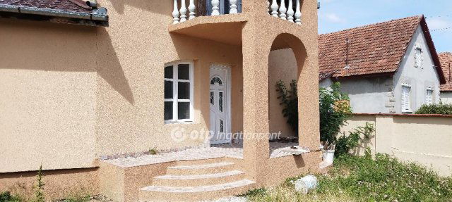 Eladó családi ház, Csengerben 39.5 M Ft, 3+1 szobás