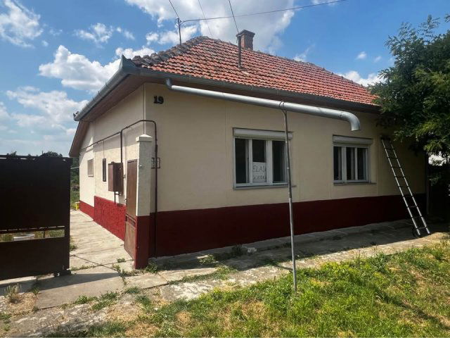 Eladó családi ház, Gyomaendrődön 8.5 M Ft, 4 szobás