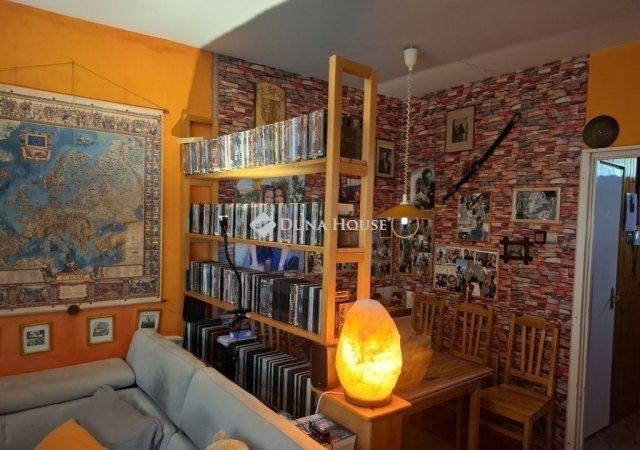 Eladó családi ház, Szentendrén 95.9 M Ft, 3 szobás