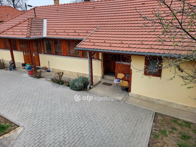 Eladó családi ház, Tápióságon 36.99 M Ft, 2 szobás
