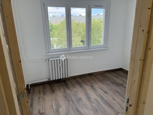 Eladó panellakás, Budapesten, XVIII. kerületben 80 M Ft, 4 szobás