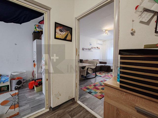 Eladó panellakás, Szegeden 49.9 M Ft, 3 szobás