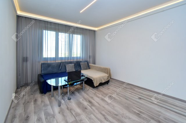 Eladó panellakás, Szegeden 51.9 M Ft, 2 szobás
