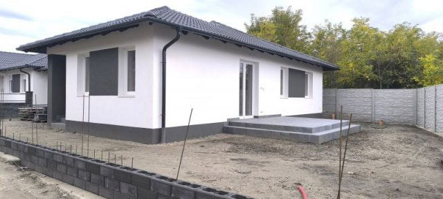 Eladó ikerház, Szigetszentmártonban 93 M Ft, 4 szobás