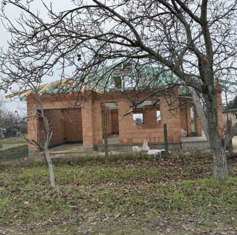 Eladó családi ház, Pusztaszabolcson 85 M Ft, 1+3 szobás