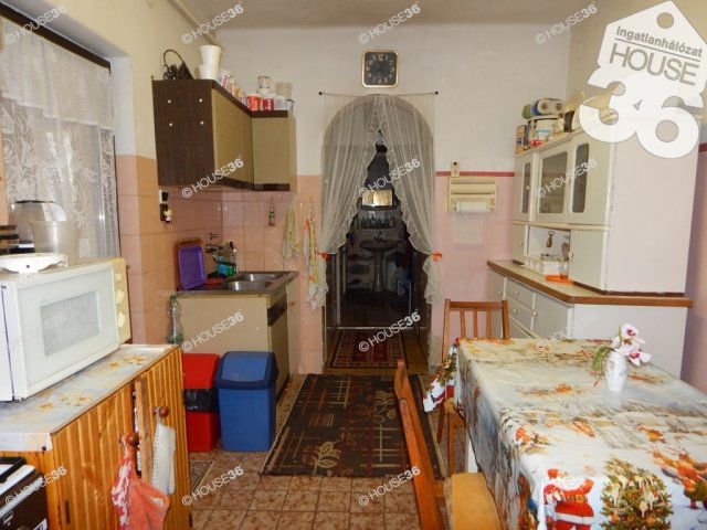 Eladó családi ház, Kecskeméten 36.5 M Ft, 3 szobás