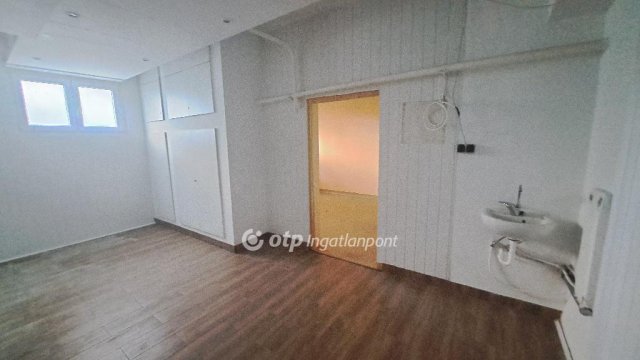 Kiadó üzlethelyiség, Budapesten, XI. kerületben 270 E Ft / hó