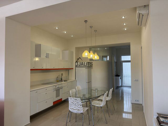 Kiadó téglalakás, albérlet, XII. kerületben, Németvölgyi úton