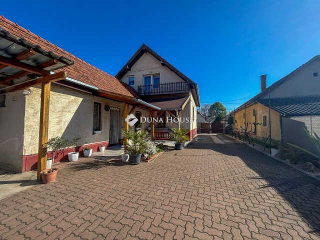 Eladó családi ház, Dabason 84.9 M Ft, 6 szobás
