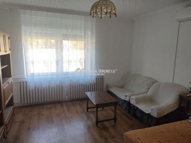 Kiadó családi ház, albérlet, Kecskeméten 130 E Ft / hó