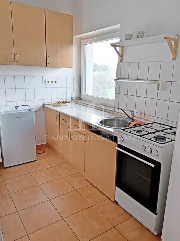 Kiadó ipari ingatlan, Veszprémben 125 E Ft / hó