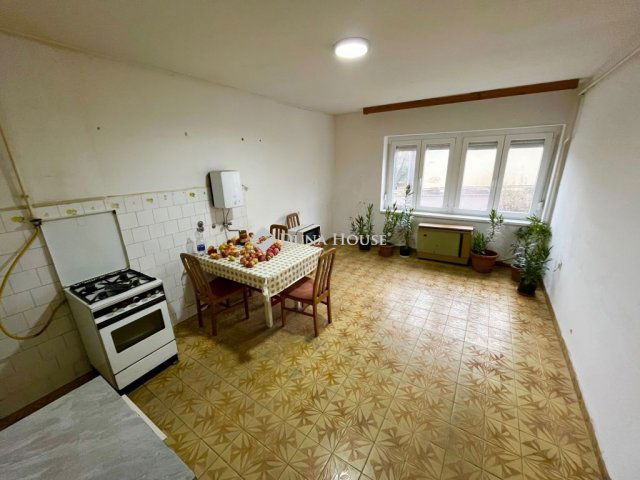 Eladó családi ház, Egerben 39.9 M Ft, 3 szobás