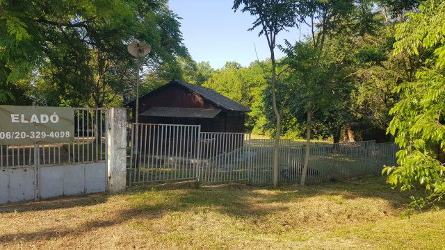 Eladó családi ház, Dunaújvárosban 123 M Ft, 5+5 szobás
