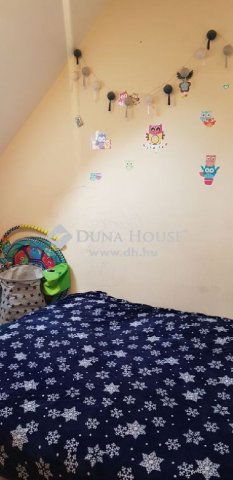 Eladó családi ház, Pócsmegyeren 79 M Ft, 5 szobás