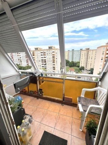Eladó panellakás, Pécsett 42.9 M Ft, 3 szobás