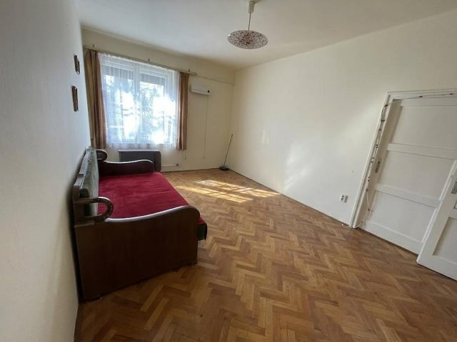 Eladó téglalakás, Vácon 51.5 M Ft, 2 szobás