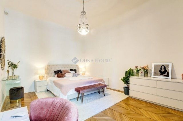 Eladó téglalakás, Budapesten, II. kerületben 142 M Ft, 3 szobás