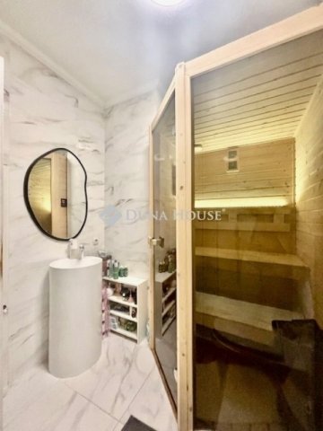 Eladó téglalakás, Üllőn 95.5 M Ft, 4 szobás