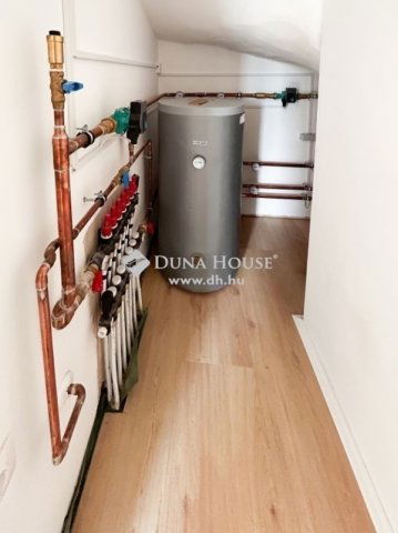 Eladó családi ház, Hosszúhetényen 77.9 M Ft, 4 szobás