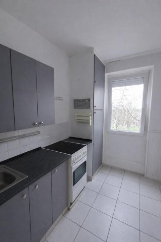 Eladó panellakás, Pécsett, Tildy Zoltán utcában 38.49 M Ft