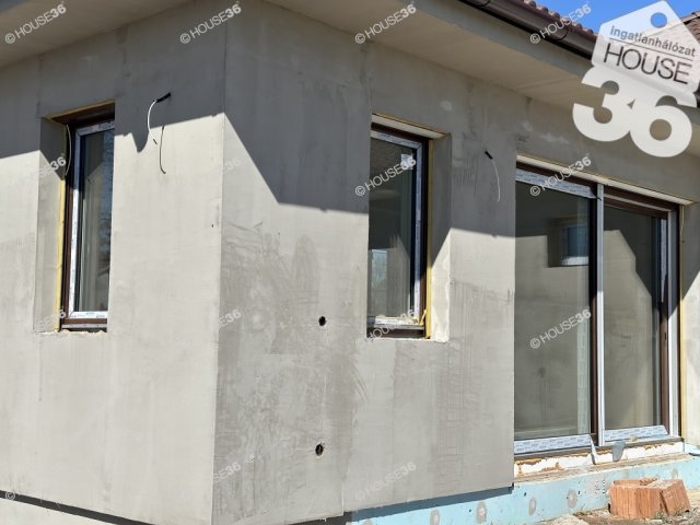 Eladó családi ház, Kecskeméten 81.6 M Ft, 4 szobás