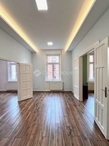 Eladó téglalakás, Budapesten, VIII. kerületben 76 M Ft, 3 szobás
