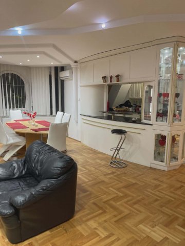 Kiadó panellakás, albérlet, Debrecenben 260 E Ft / hó, 3 szobás